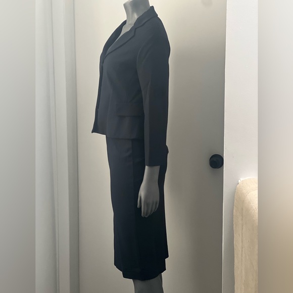 Lida Baday Suit - Picture 3 of 7